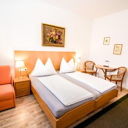 Gartenhotel Garni Pension B&B Innsbruck Kültér fotó